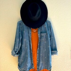 American Eagle Denim Shirt and Felt Hat
